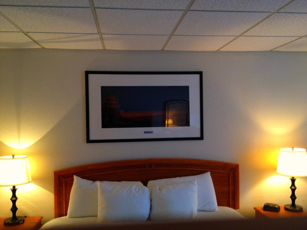 Truman Hotel & Conference Center Jefferson City Room photo